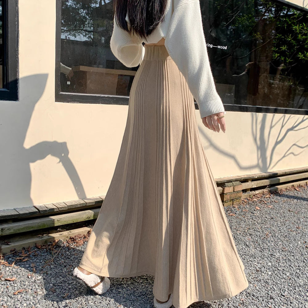 High-waisted Figure-flattering Thickened Pleated Knit Skirt